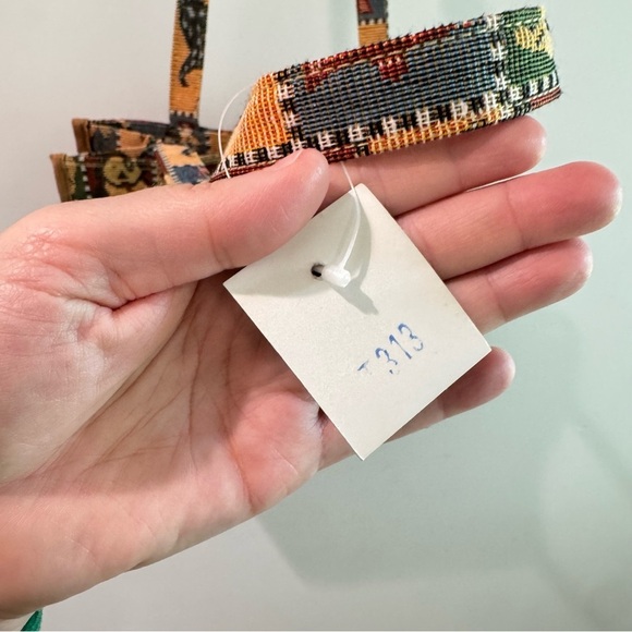 NWT Pioneer Faithful Companion Dog Tapestry Zippered Tote Bag - Picture 3 of 9